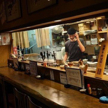 しっとり楽しむこともできる鳥辰...カウンター席で職人たちが焼き上げる串を待つのもこれまた一興♪こだわりを持って焼く姿が見えるのでオススメです♪