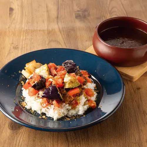 月替わり◆くずし粗挽きハンバーグとトマト&なすカレー