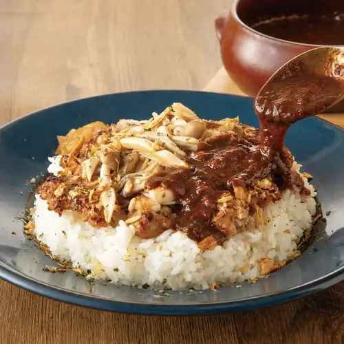 月替わり◆名物!くずし粗挽きハンバーグと3種きのこのカレー