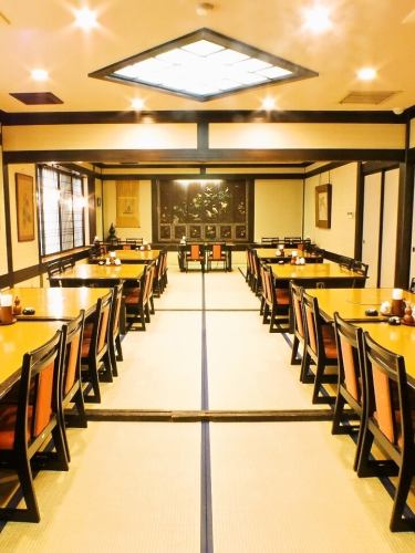 A seat that boasts a soft atmosphere.It is also recommended during a moist banquet.A time of bliss in a calm space based on a pure Japanese style ♪