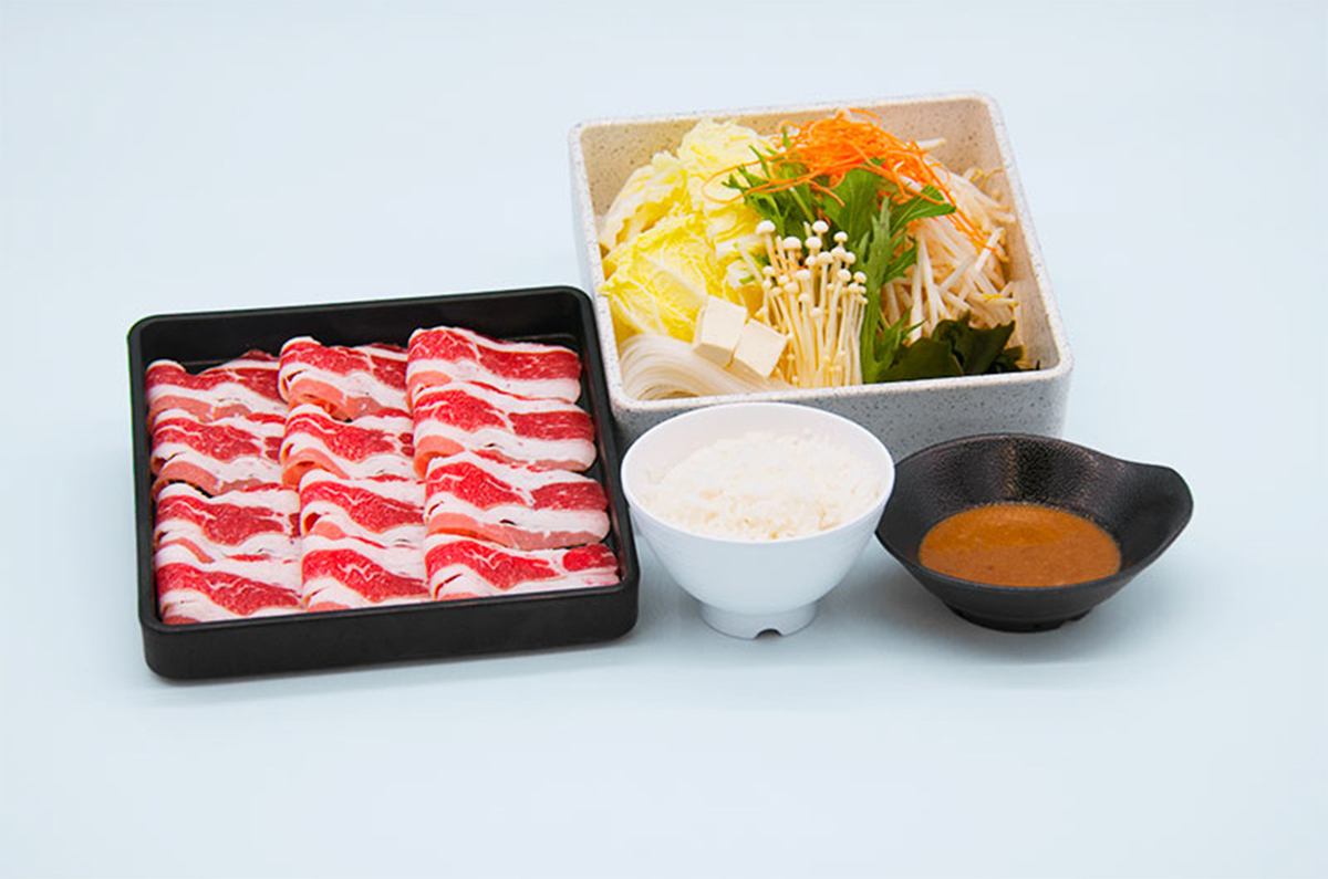 欢迎全家前来尽情享用美食！