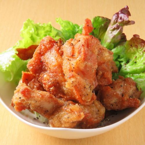 【開店以来ダントツ一番人気】ドリンクにも合う逸品！特製ザンギ(鶏の唐揚げ)700円(税込)