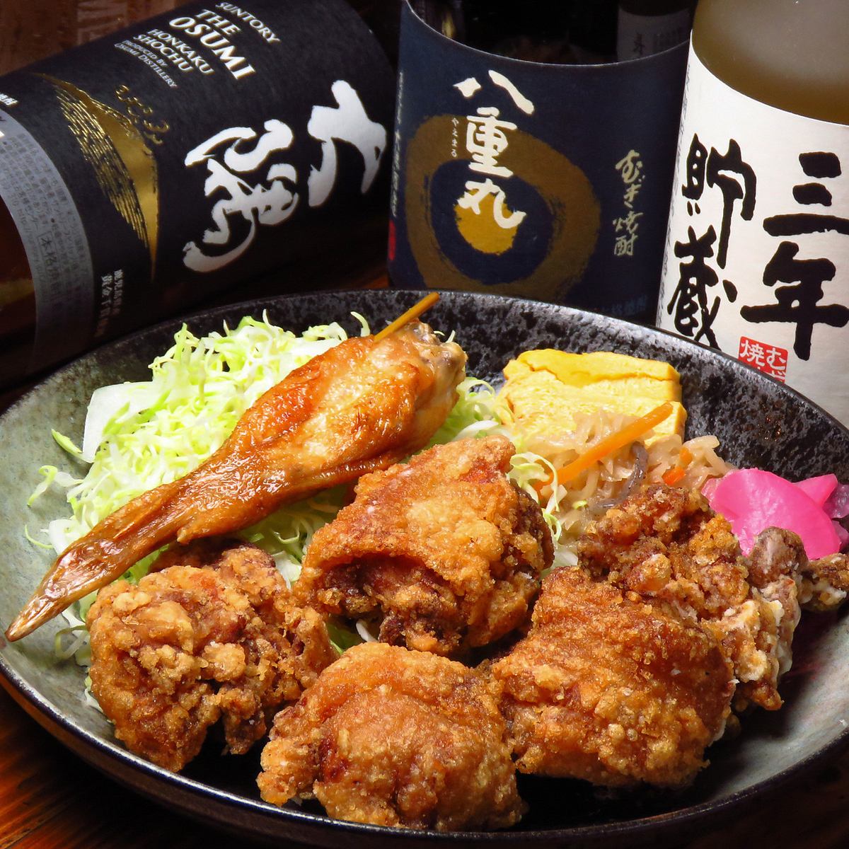 You can enjoy a wide variety of fried chicken creative dishes and sake from a fried chicken specialty store!