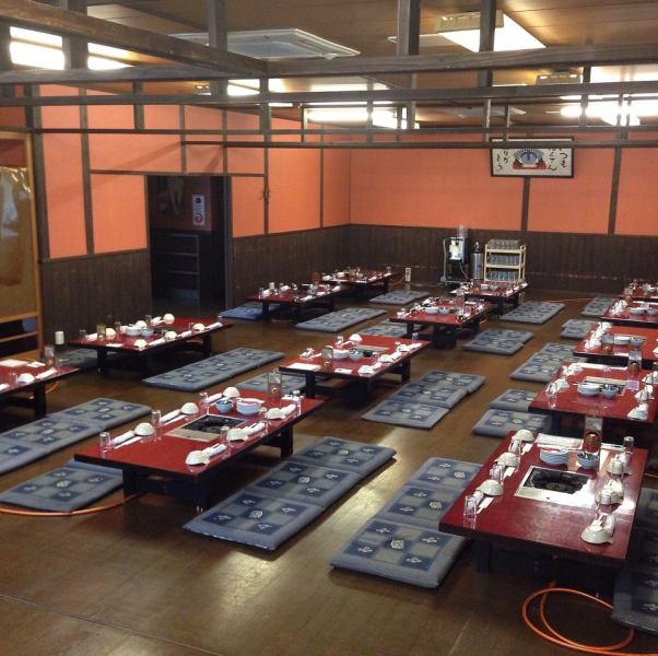On the second floor, which connects to the stairs in the store, there is a spacious tatami mat seat.Unlike the first-floor seats, the half-private seats and fully private seats are separated, so it can be used according to various scenes ◎ It can be used by 2 to 80 people, so it can be used from entertainment to the memorial service You can use it in various situations, from meals.