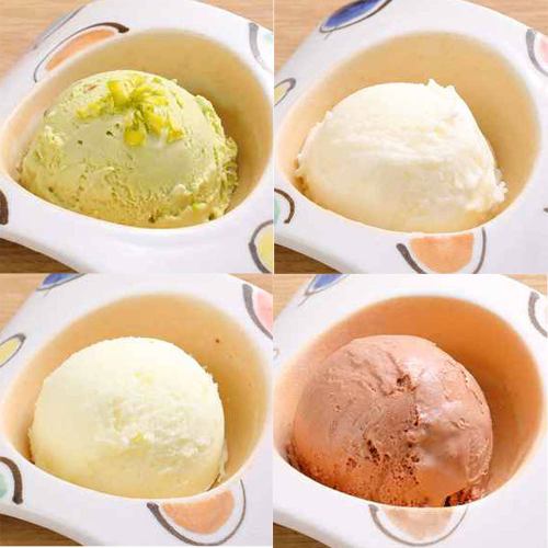 <Various ice creams>