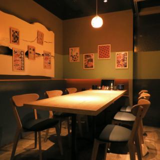 It is a spacious private room where you don't have to worry about interacting with other customers or looking at your eyes.Please feel free to use it for joint parties, meetings, dinners, etc.We also have a private room that can be used by a small number of people! Perfect for a casual drinking party with friends.