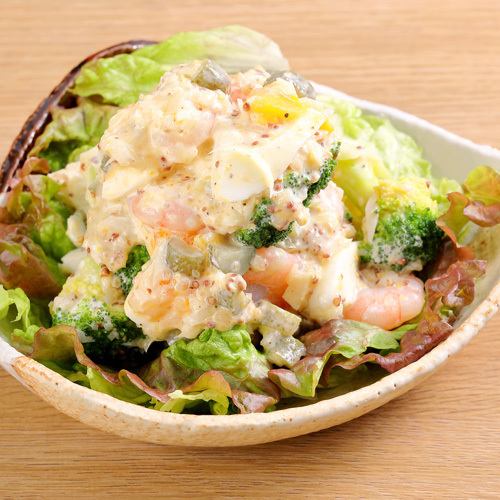 Shrimp and broccoli tartar salad
