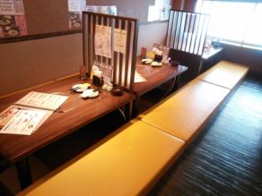 There are sunken kotatsu seats.4 people tatami room 4 seats