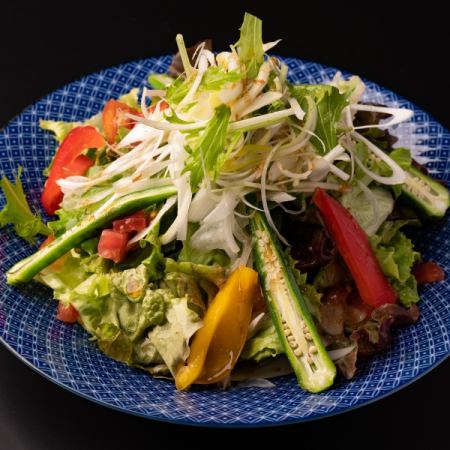 Colorful Japanese-style Japanese salad