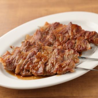 안주 코스 ★ 최강 갈비 꼬치 & 파 소금 돼지 갈비 포함 총 6 품 ◆ 2 시간 음료 무제한 포함 4,000 엔 (세금 포함)