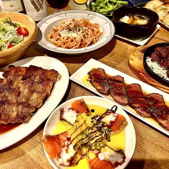 ★女子会プラン★おかわり自由サラダ&牛カットステーキ等全8品◆2H飲放付4,000円 (税込)