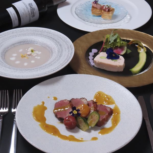 じっくりと煮込んだ和牛ほほ肉の赤ワイン煮がご堪能いただける【お肉のコース】は、6050円(税込)。