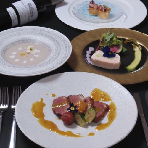 じっくりと煮込んだ和牛ほほ肉の赤ワイン煮がご堪能いただける【お肉のコース】は、6050円(税込)。