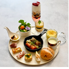 平日午餐套餐數量有限，供應時間為上午11:30至下午2:00。 *12月23日、24日及25日不供應。