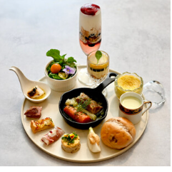 平日午餐套餐數量有限，供應時間為上午11:30至下午2:00。 *12月23日、24日及25日不供應。