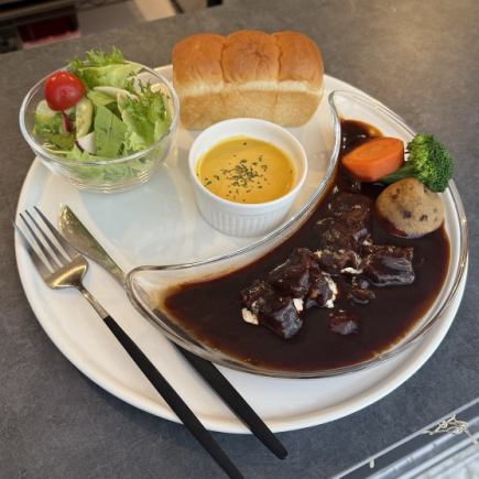 仅限周六！和牛炖牛肉午餐