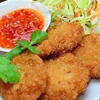 トートマンクン/プラ(海老/魚すり身揚げ)