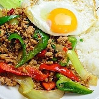 カオカパオ(鶏肉バジル炒めご飯)