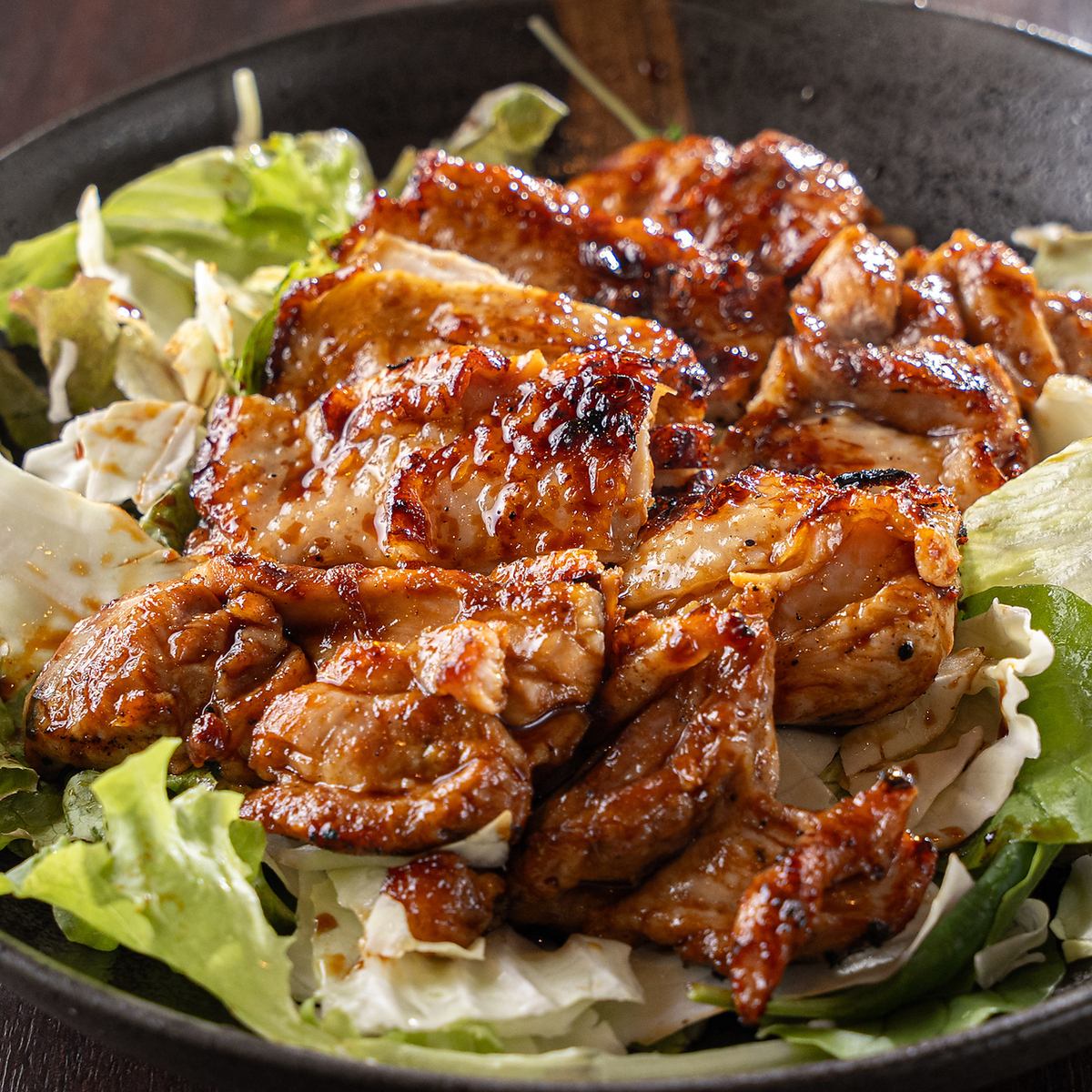 焼き鳥や、もも一枚焼きなど本格的な鶏料理をご提供◎