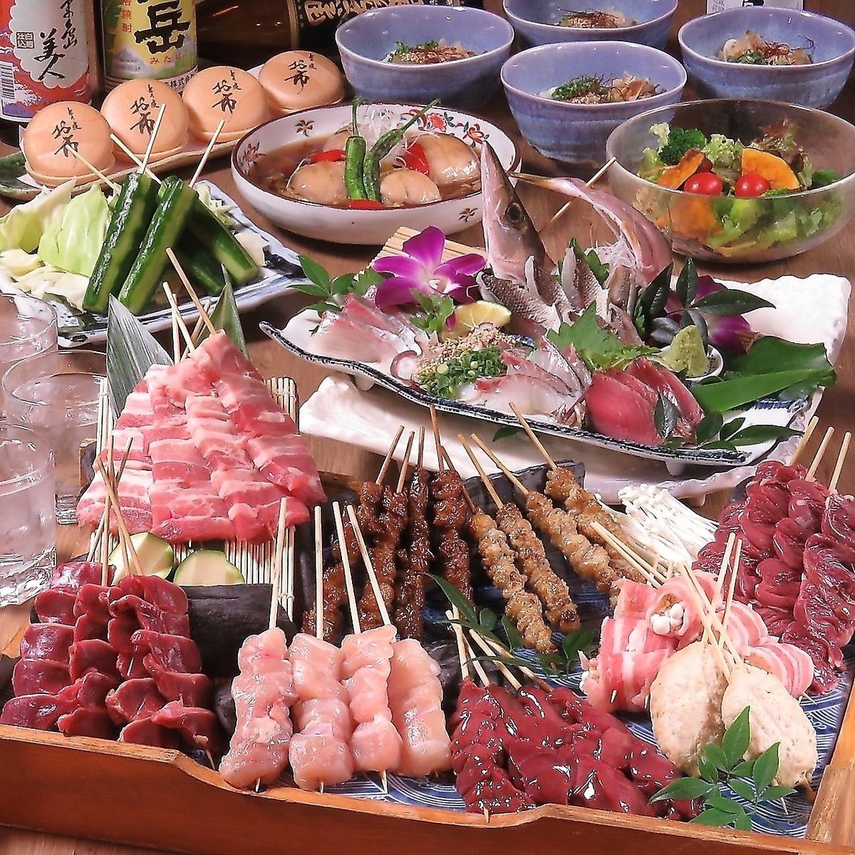 食べて飲んで大満足!3時間飲み放題付コースが充実しております