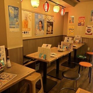 1F テーブル席　2名席×10テーブル※フロアレイアウト自由自在☆　貸切も承ります！