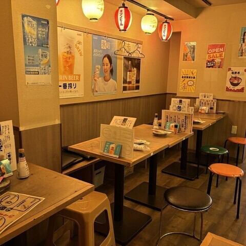 1F テーブル席　2名席×10テーブル※フロアレイアウト自由自在☆　貸切も承ります！