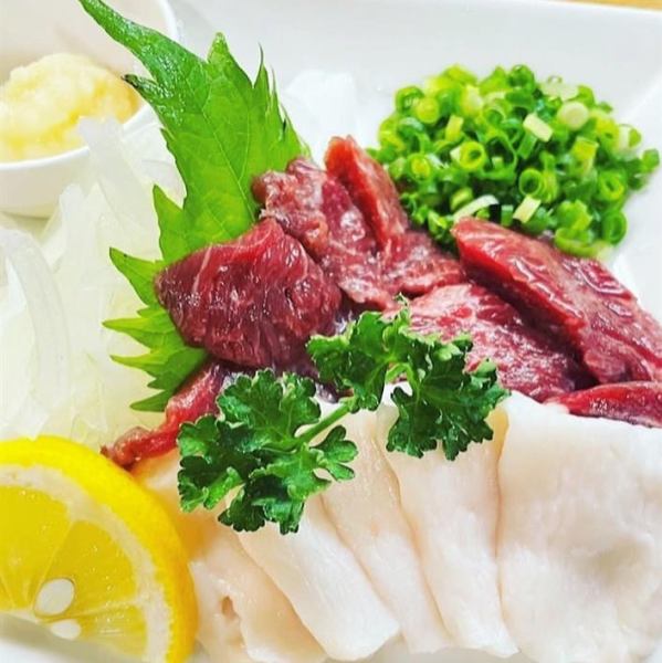 【トラハチ人気メニュー！熊本直送の馬刺し　1800円(税込)】