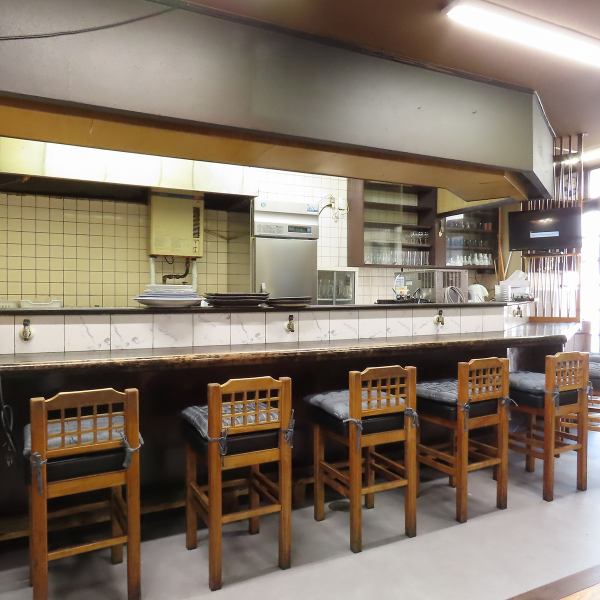 『居酒屋 太一』は、ゆったりとした雰囲気の中、カラオケとおでんを楽しめるのが自慢のお店です。少人数の飲み会、友人との楽しい集まりにぴったり！アットホームな雰囲気の中で、リラックスして美味しい料理とお酒をお楽しみください。もちろん、気軽にフラッとお一人様でお越しいただくのも◎ご来店お待ちしています！