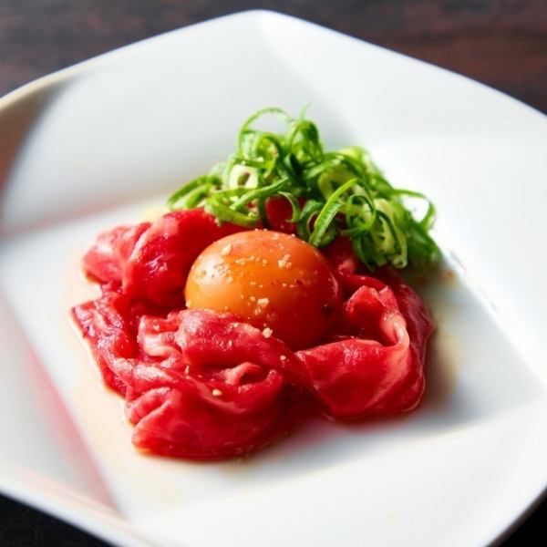 【当店でしか味わえない新鮮な味！！】リピート確定！赤身の炙りユッケ風は絶品です！！