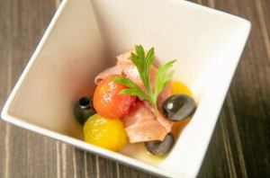 Marinated Cherry Tomatoes and Olives