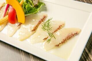 Ehime mandarin orange sea bream carpaccio (prepared with hot water)