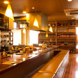 Counter seats are available for 15. Counter seats are popular with one person and regular customers ♪ The restaurant has a bright atmosphere at home.Enjoy delicious homemade food and liquor!