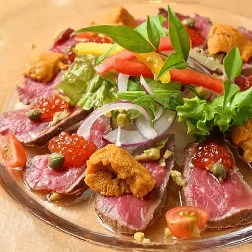 福岛牛肉牛排和肉寿司【豪华肉食套餐】9道菜，2小时畅饮 6000日元 ⇒ 5500日元