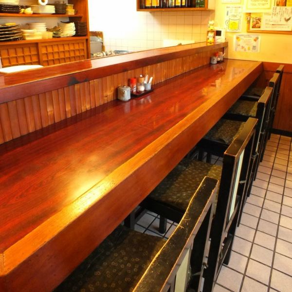 Counter seats are also in place so please use it for drinking alone or for dating ☆