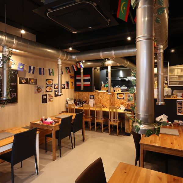 【広々としたテーブル席】山田でアジア料理・居酒屋をお探しの際は「太陽のとん」へ！送別会などの会社ご宴会やご友人との集まり、女子会などにもぴったりです◎貸切も承りますのでご要望、ご相談などございましたらお気軽にお問合せください！美味しく乾杯しましょう！皆様のご来店を心よりお待ちしています。