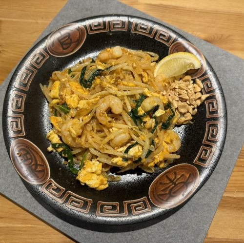 パッタイ（タイ風焼きそば）