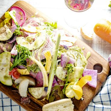 自然派ワインや野菜を使ったカクテルもご用意しております！会社宴会に最適です◎