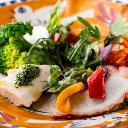 【僅限晚餐】包含三道菜式開胃拼盤（需預約）最多可供8人享用 ◎ 1,320日元