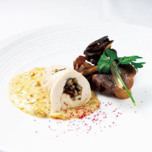 ・肉・　三種の茸と鶏のバロティーヌ～ソースシュプレーム～