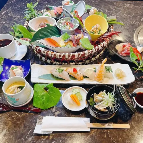 四季旬彩華かご膳