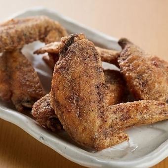 【含2小时无限畅饮】标准套餐：鸡翅、生鱼片、炖手炸等8道菜品4,000日元（含税）