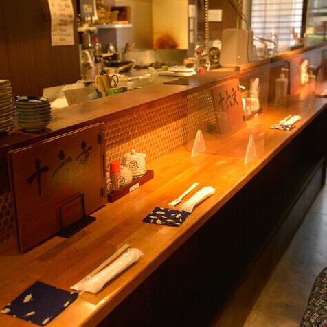 広々としたゆとりある店内。各種ご宴会、貸切にも対応いたします。新年会や歓送迎会、季節のご宴会など、大規模のお集まりはぜひ当店で♪美味しいお料理とお酒をたくさんご用意して、皆様の楽しいひと時をお手伝いいたします！