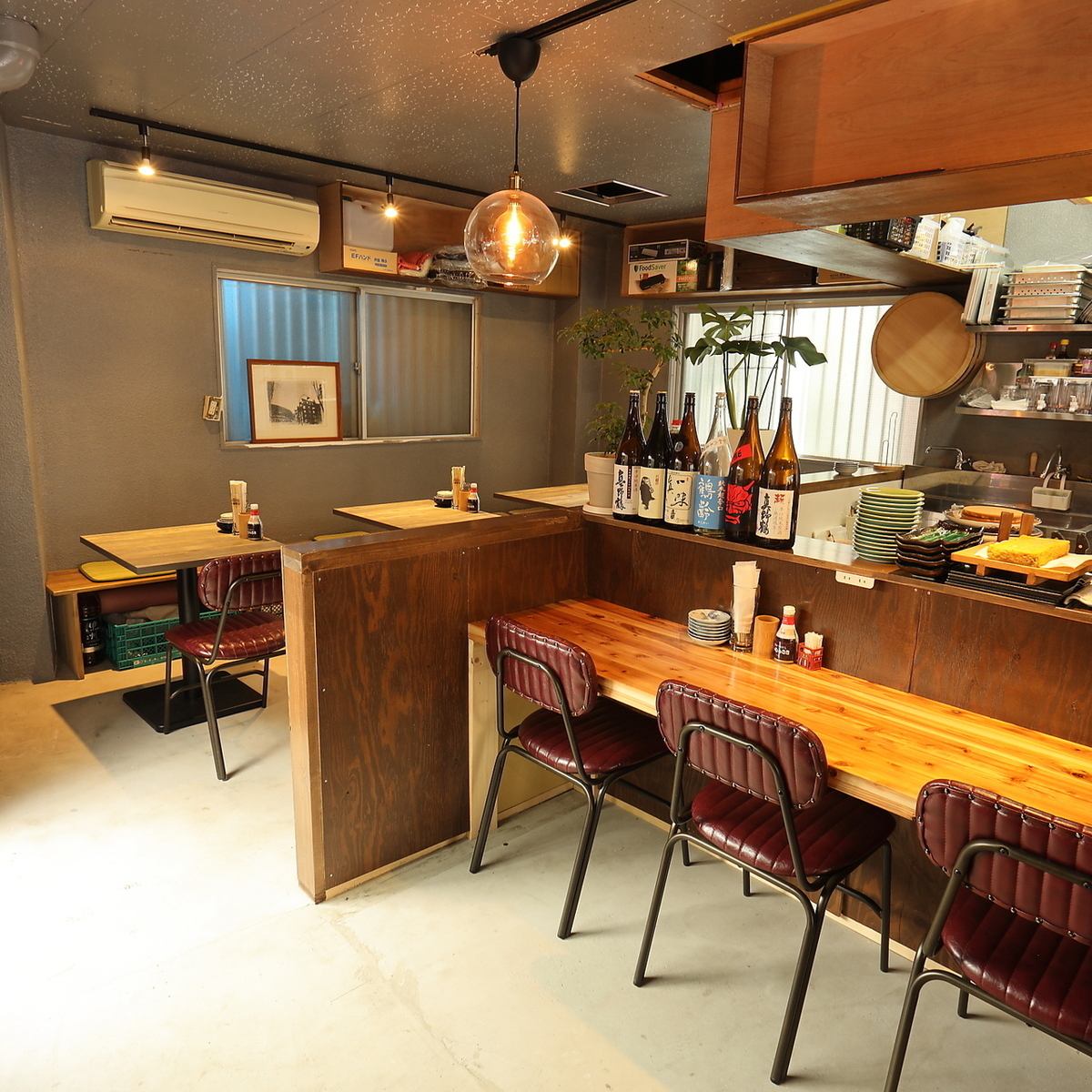 ゆったりした店内でお過ごしください。