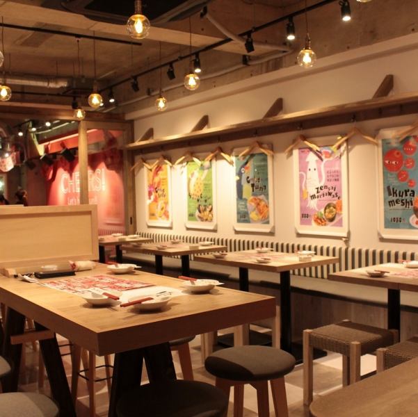 活気溢れる店内は各種宴会に最適◎大型宴会も当店にお任せください！最大40名様までのフロア貸切も可能です！市場のような活気溢れる雰囲気で大盛り上がり♪海鮮を贅沢に盛り盛り使用した料理を低価格でご提供！大満足間違いなしです！ネット予約も受け付けておりますのでお気軽にご予約ください！※禁煙席