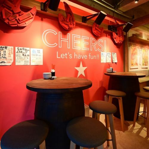 There are two wine barrel high tables available, perfect for 1-3 people, creating a relaxed and stylish space.For those who want to enjoy a date or a relaxed conversation.