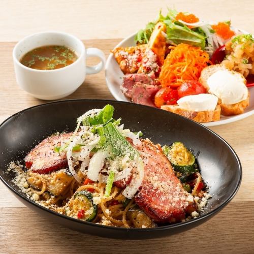 所有午餐均附贈豪華開胃菜拼盤和湯!大份+250日圓