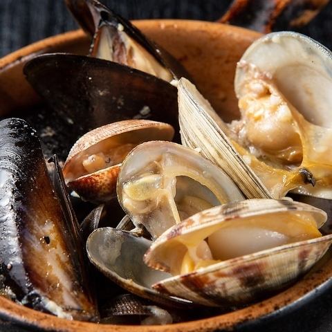 海の旨み、まるかじり。新鮮魚介が自慢のバル料理が勢ぞろい!