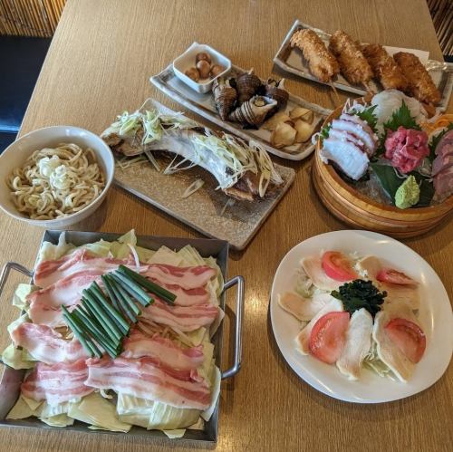 【冬宴会に宴会コース】ご宴会に最適なコースを各種ご用意。豚焚き肉鍋や当店自慢のお刺身など4400円~