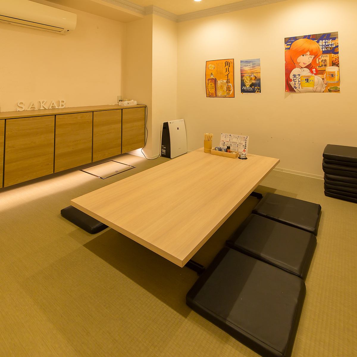 プライベート感のあるお席で食事と会話をお楽しみくださいませ。