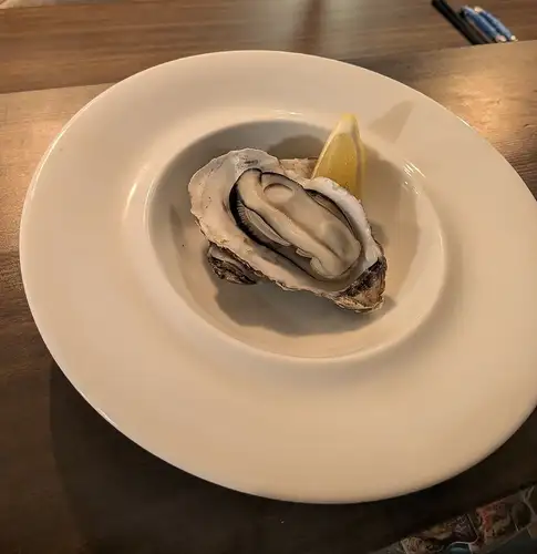 旬の食材を使用した日替り・月替りのアラカルトメニュー